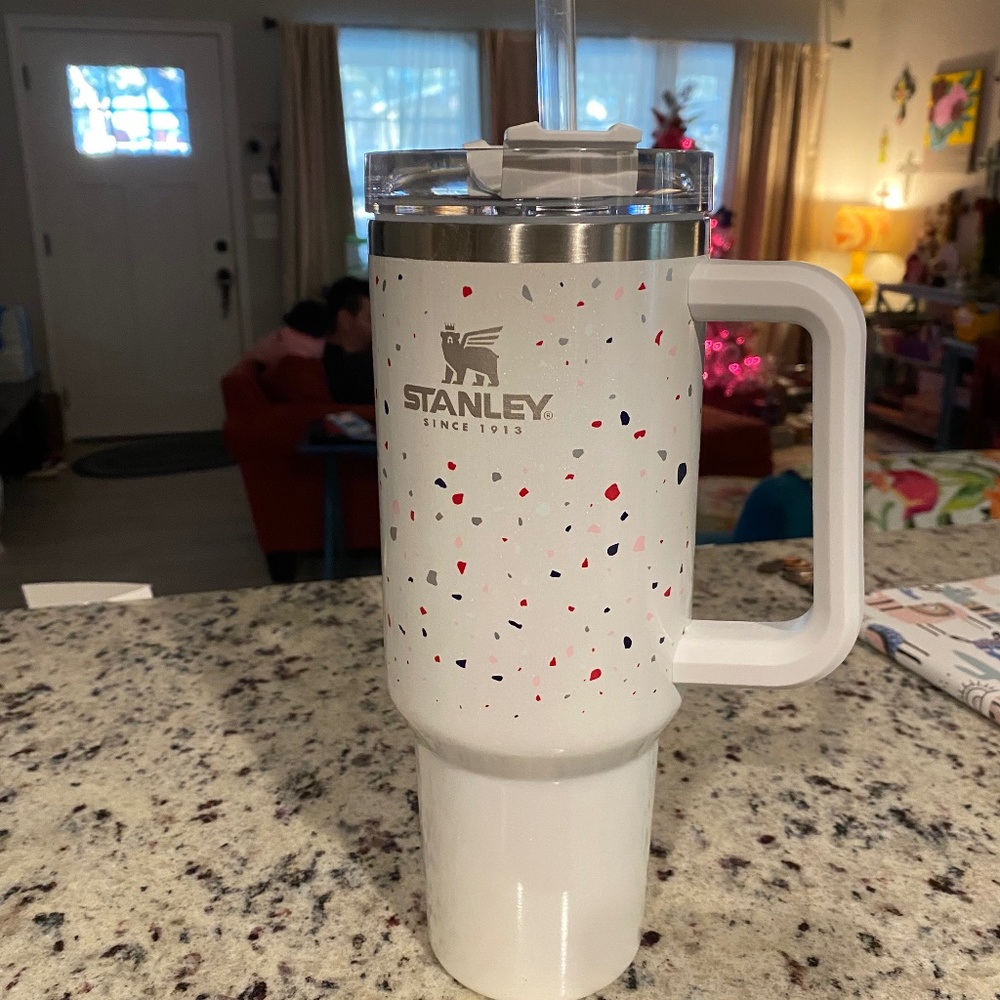 BRAND NEW Stanley Adventure Quencher 40oz Terrazzo Pearlescent Confetti!